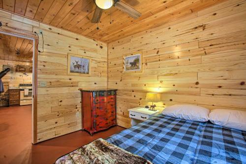 Snowmobilers Dream Lodge - 400 Private Acres!