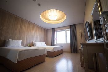 Landmark Hotel