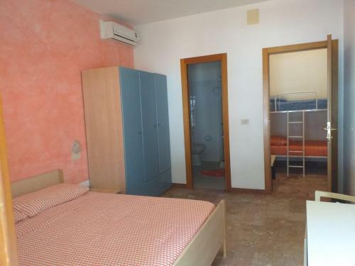 Hostal Room In Bb - Spacious Double Room A Stones Throw From The Sea