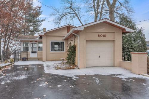 Amazing Lakefront Retreat On Long Lake! Home