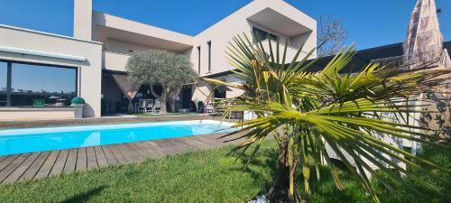 Apartamento Tavernetta Privata In Villa Moderna Con Piscina