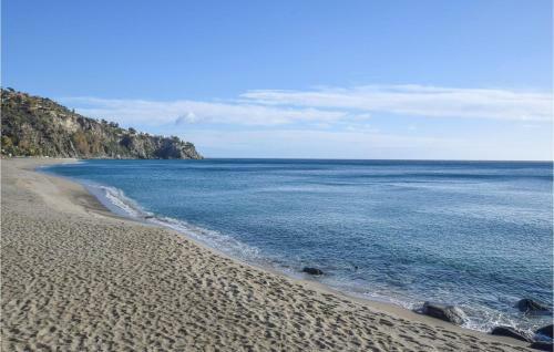 Beautiful Apartment In Pizzo With 1 Bedrooms