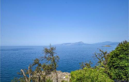 Beautiful Apartment In Pizzo With 1 Bedrooms