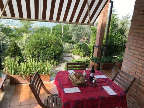 Hilltop Villa Garden With Jacuzzi Great Views