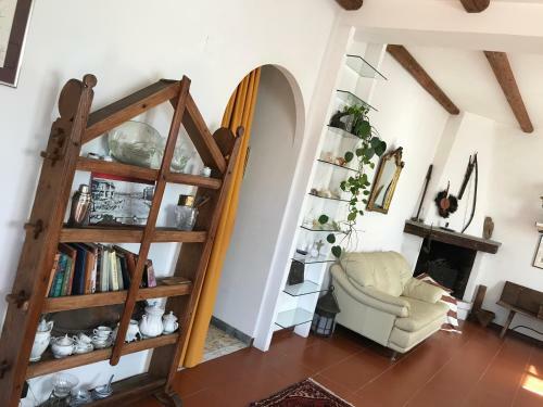 Hilltop Villa Garden With Jacuzzi Great Views