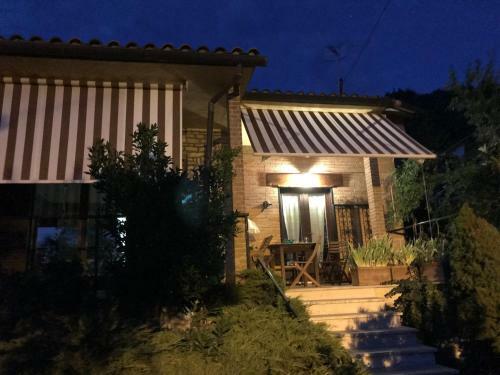 Hilltop Villa Garden With Jacuzzi Great Views