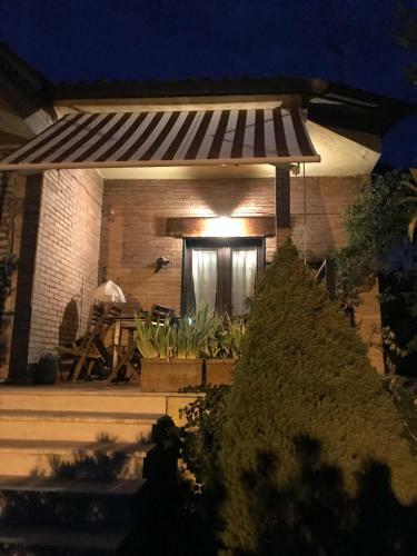 Hilltop Villa Garden With Jacuzzi Great Views
