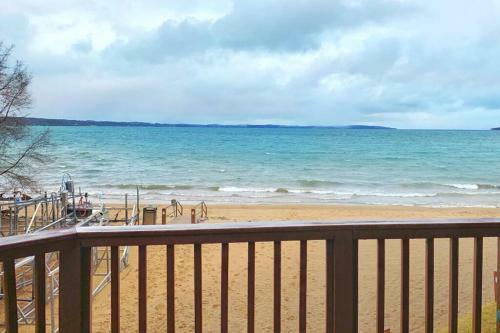 Apartamento New Listing Beach Bliss 211! Stunning Bay View