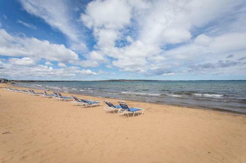 Apartamento New Listing Beach Bliss 211! Stunning Bay View