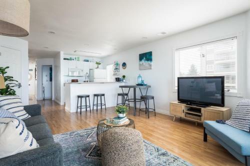 Apartamento New Listing Beach Bliss 211! Stunning Bay View
