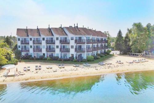 Apartamento New Listing Beach Bliss 211! Stunning Bay View