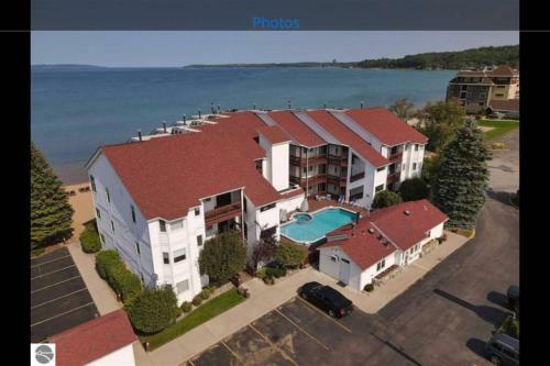 Apartamento New Listing Beach Bliss 211! Stunning Bay View