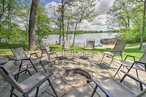Stunning Crosslake Cabin With Deck And Lake Views!