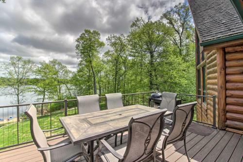 Stunning Crosslake Cabin With Deck And Lake Views!