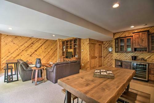 Stunning Crosslake Cabin With Deck And Lake Views!