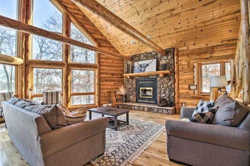 Stunning Crosslake Cabin With Deck And Lake Views!