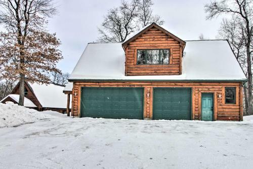 Stunning Crosslake Cabin With Deck And Lake Views!