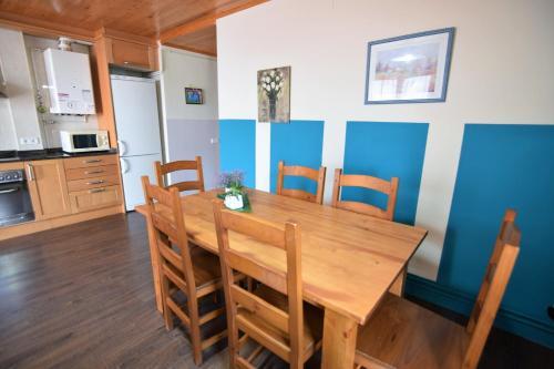 Apartamentos L�era De Baix