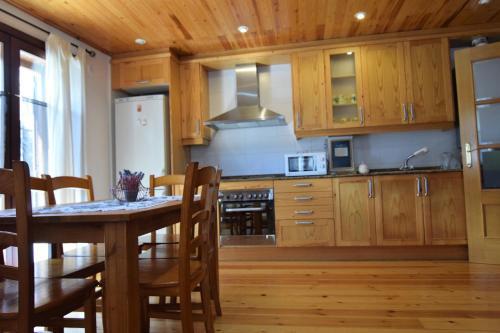 Apartamentos L�era De Baix
