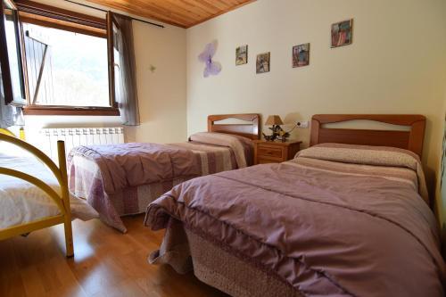 Apartamentos L�era De Baix
