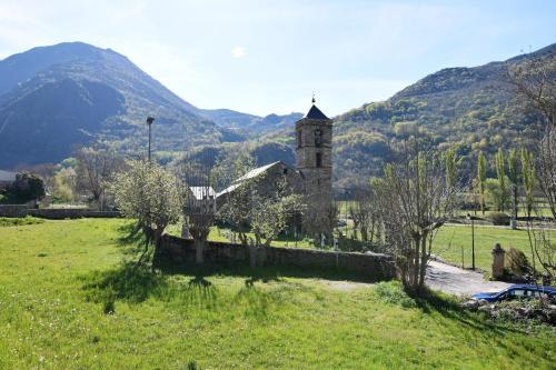 Apartamentos L�era De Baix