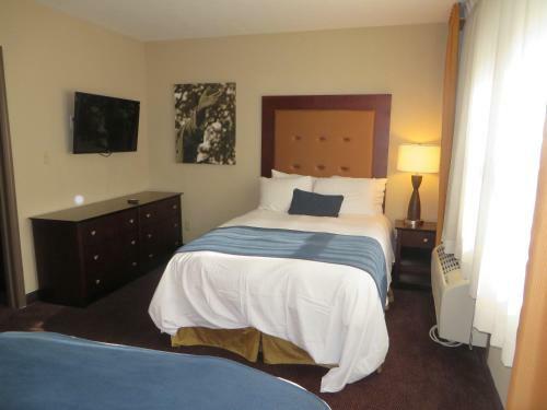 Hotel Ivy Court Inn And Suites