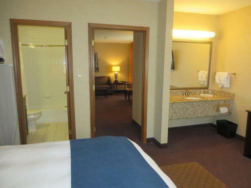 Hotel Ivy Court Inn And Suites