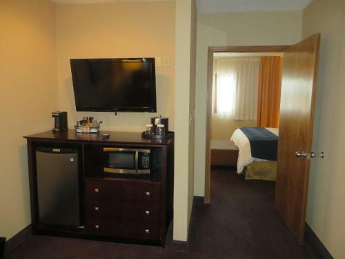 Hotel Ivy Court Inn And Suites