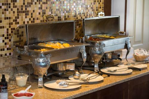 Hotel Ivy Court Inn And Suites