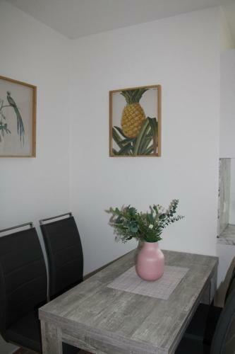 Leer, Haus Benefit