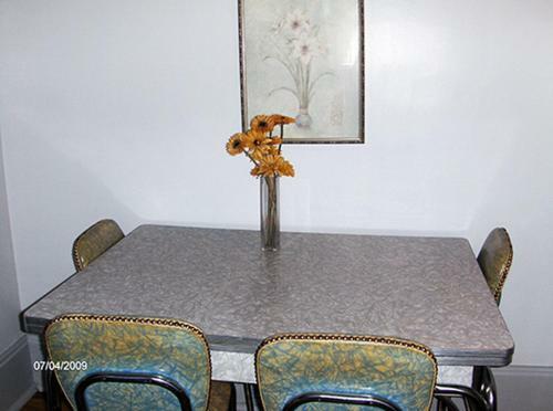 Agincourt Manor B&B Suites