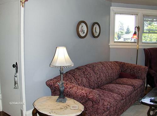 Agincourt Manor B&B Suites