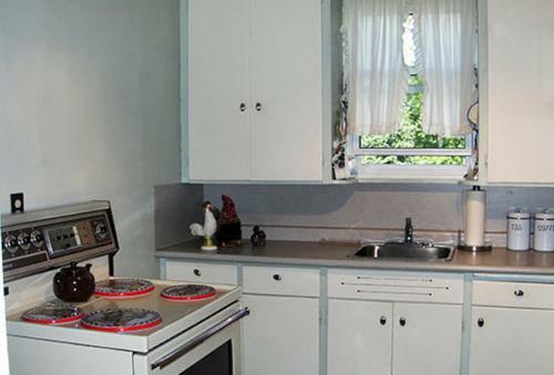 Agincourt Manor B&B Suites