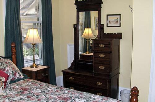 Agincourt Manor B&B Suites