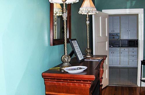 Agincourt Manor B&B Suites