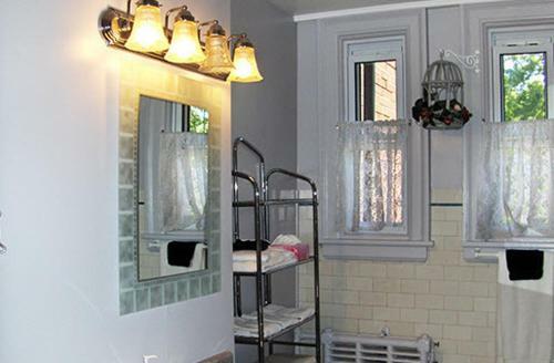 Agincourt Manor B&B Suites