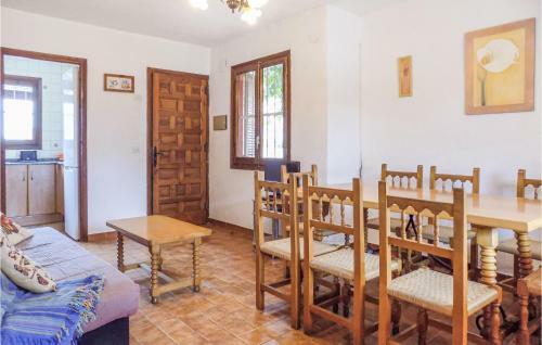 Beautiful Home In Pe��scola With 3 Bedrooms
