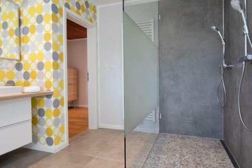 Elli�s Hus