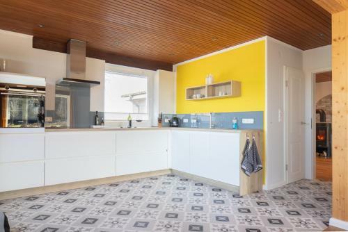 Elli�s Hus