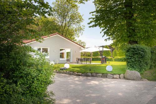 Elli�s Hus
