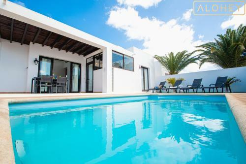 Villa Orcades Close To Town Center Pool & A/c