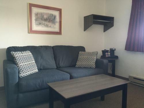 Hotel Lakes Area Inn