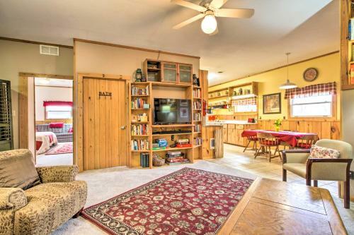 Rural La Crescent Home With Views On Minnesota Bluffs