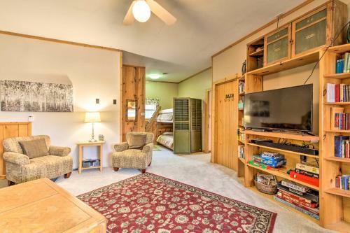 Rural La Crescent Home With Views On Minnesota Bluffs