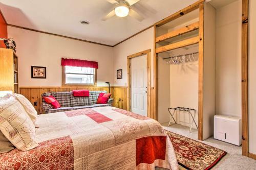 Rural La Crescent Home With Views On Minnesota Bluffs