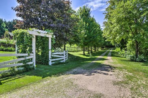 Rural La Crescent Home With Views On Minnesota Bluffs