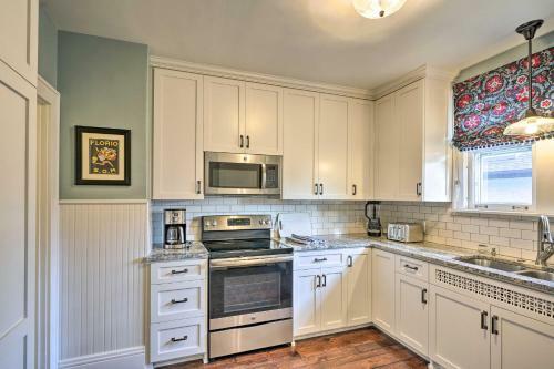 Sunny Saint Paul Apartment Family Friendly!