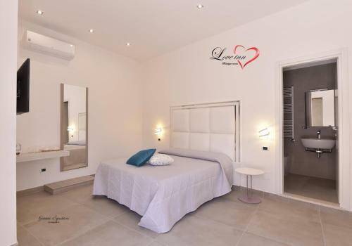 Bed & Breakfast Love Inn Boutique Rooms