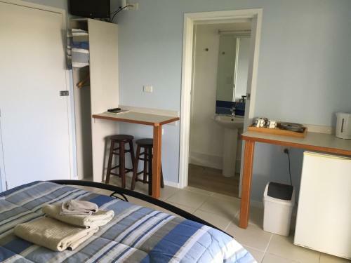 Cardwell Beachfront Motel