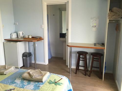 Cardwell Beachfront Motel
